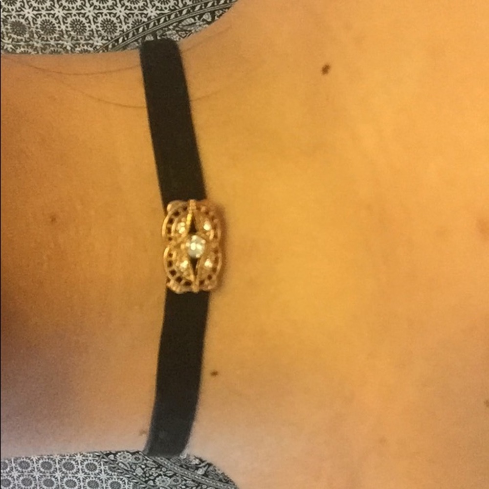 Choker with a jewel